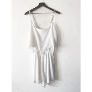 Bishop + Young White Textured Layered Flounce Romper Women’s Size L
